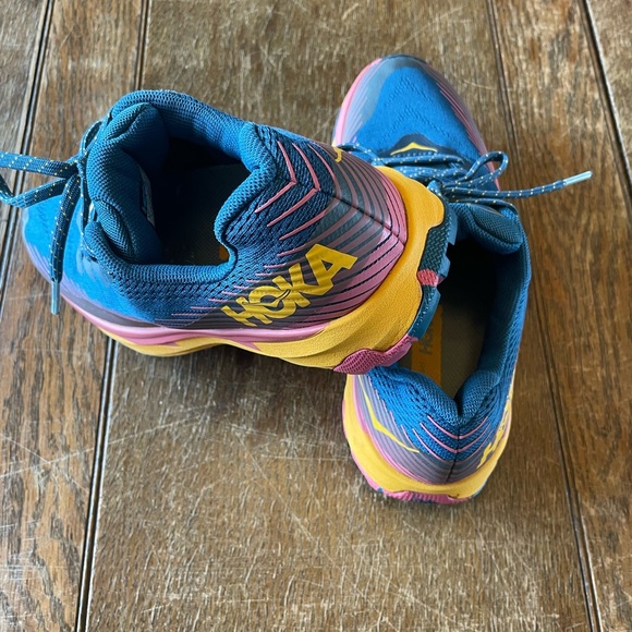 Hoka OneOne W8 Athletic Shoes - Picture 2 of 6